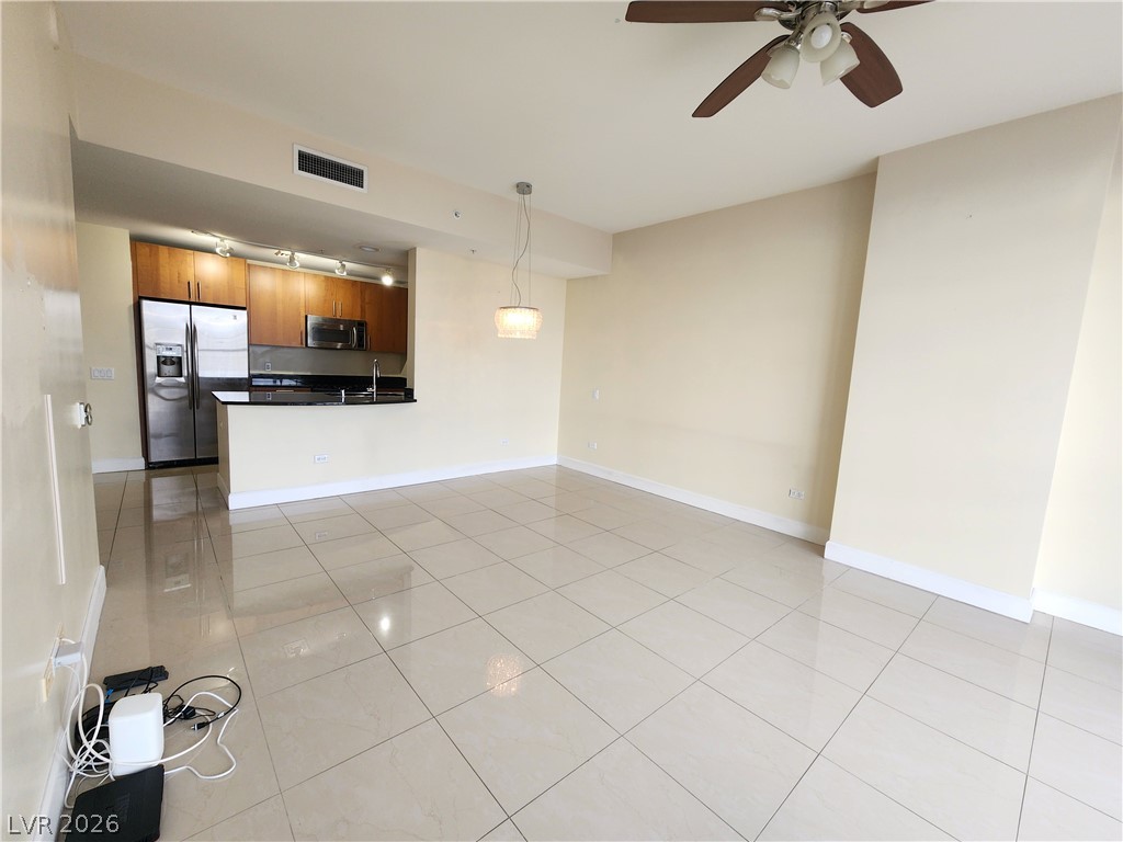 200 West Sahara Avenue 2004