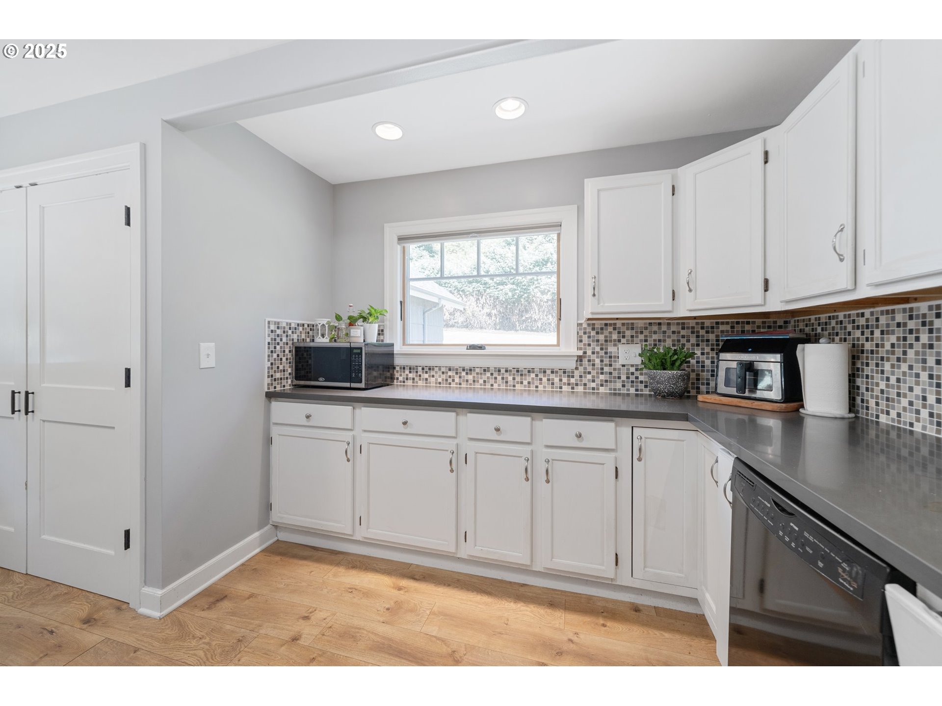 2822 NE FREMONT DR