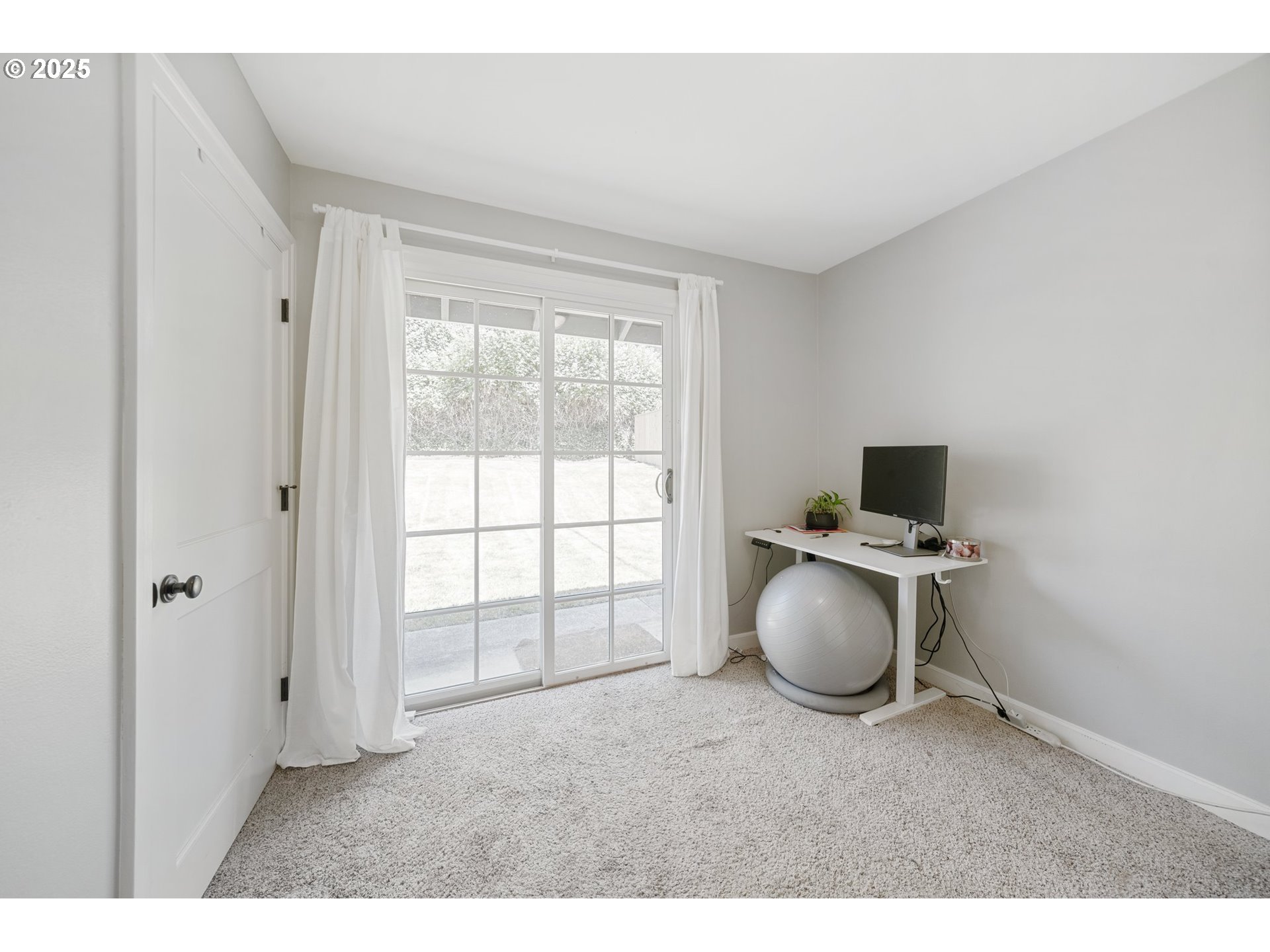 2822 NE FREMONT DR