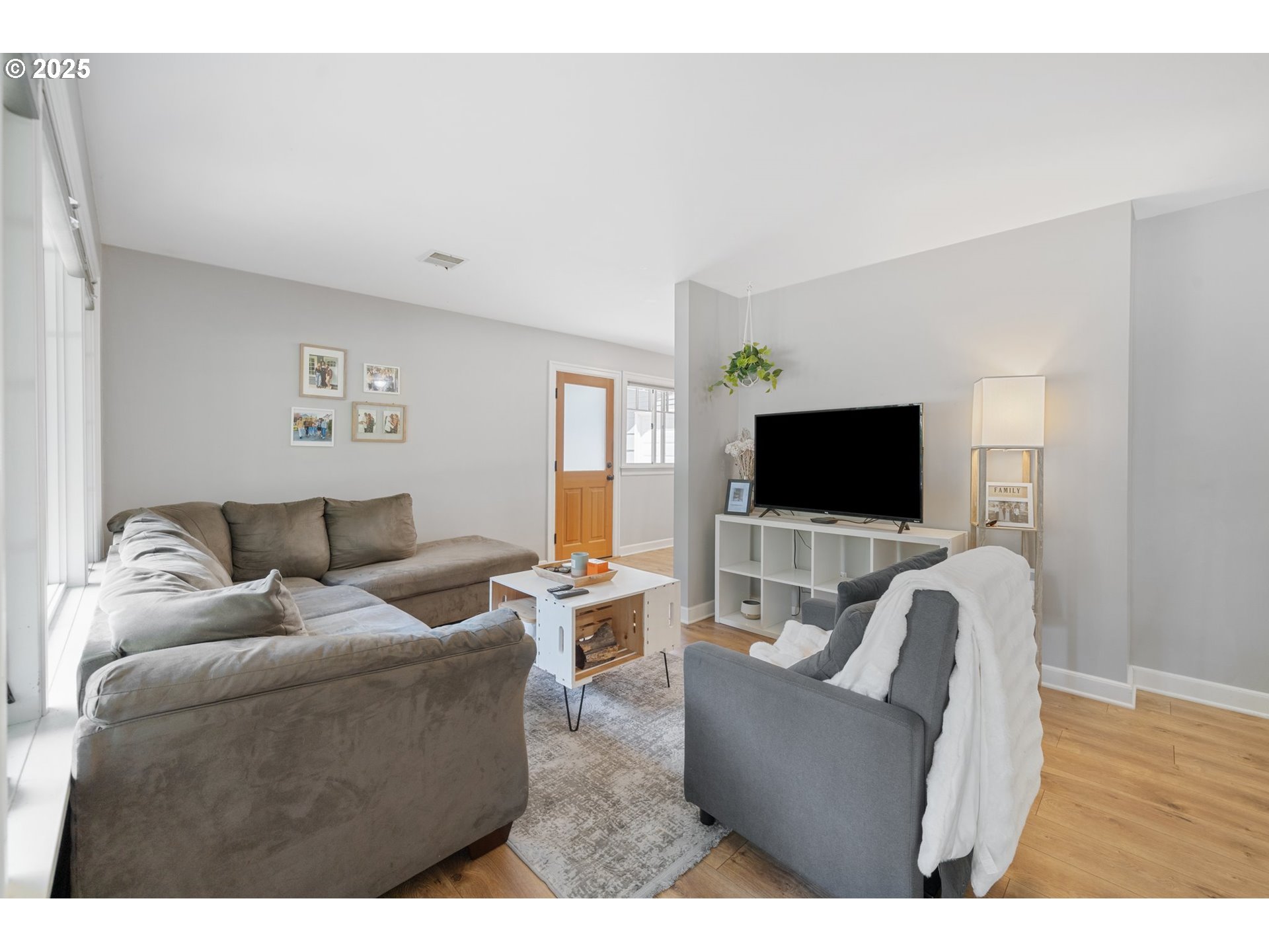 2822 NE FREMONT DR