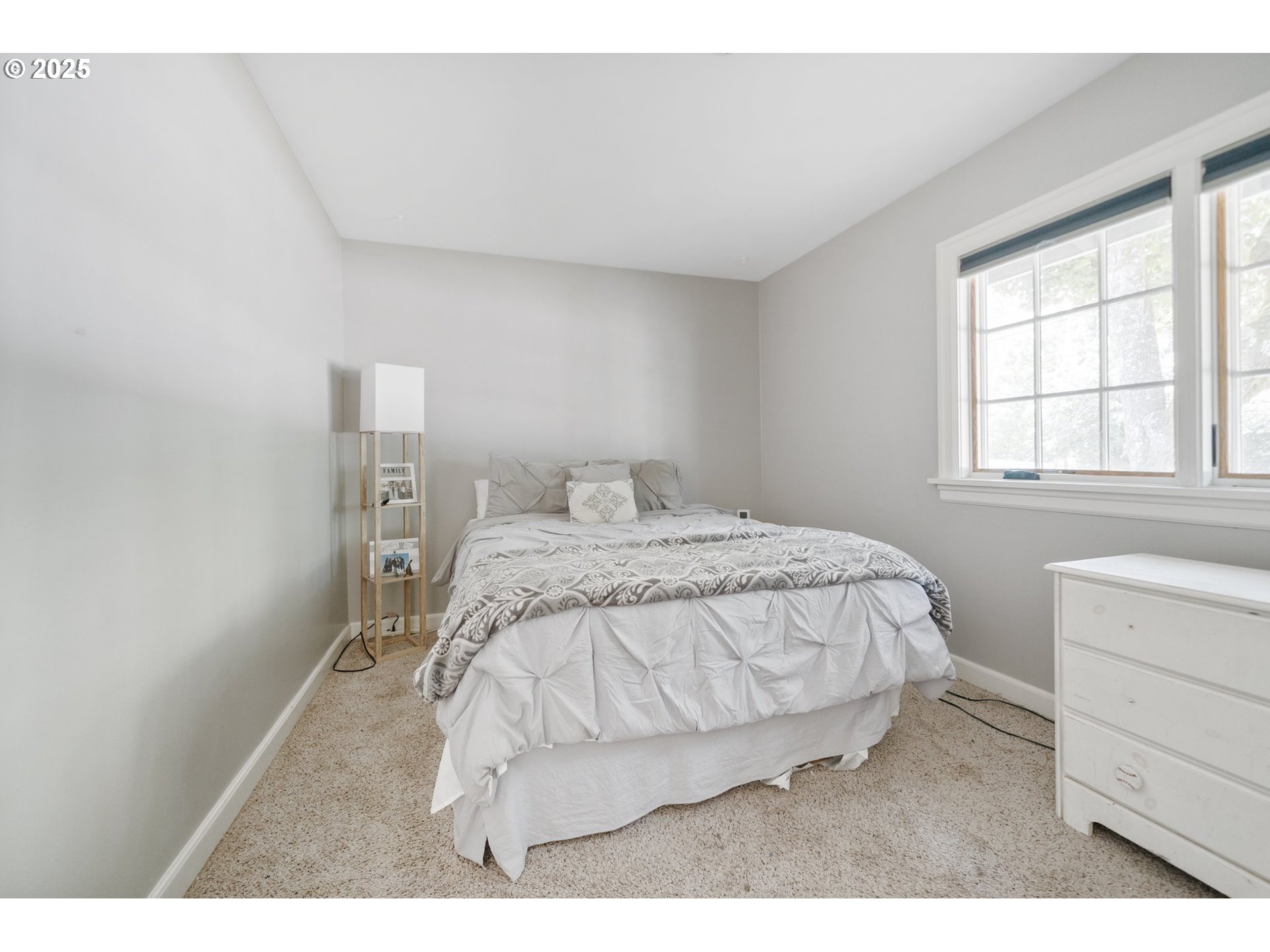 2822 NE FREMONT DR