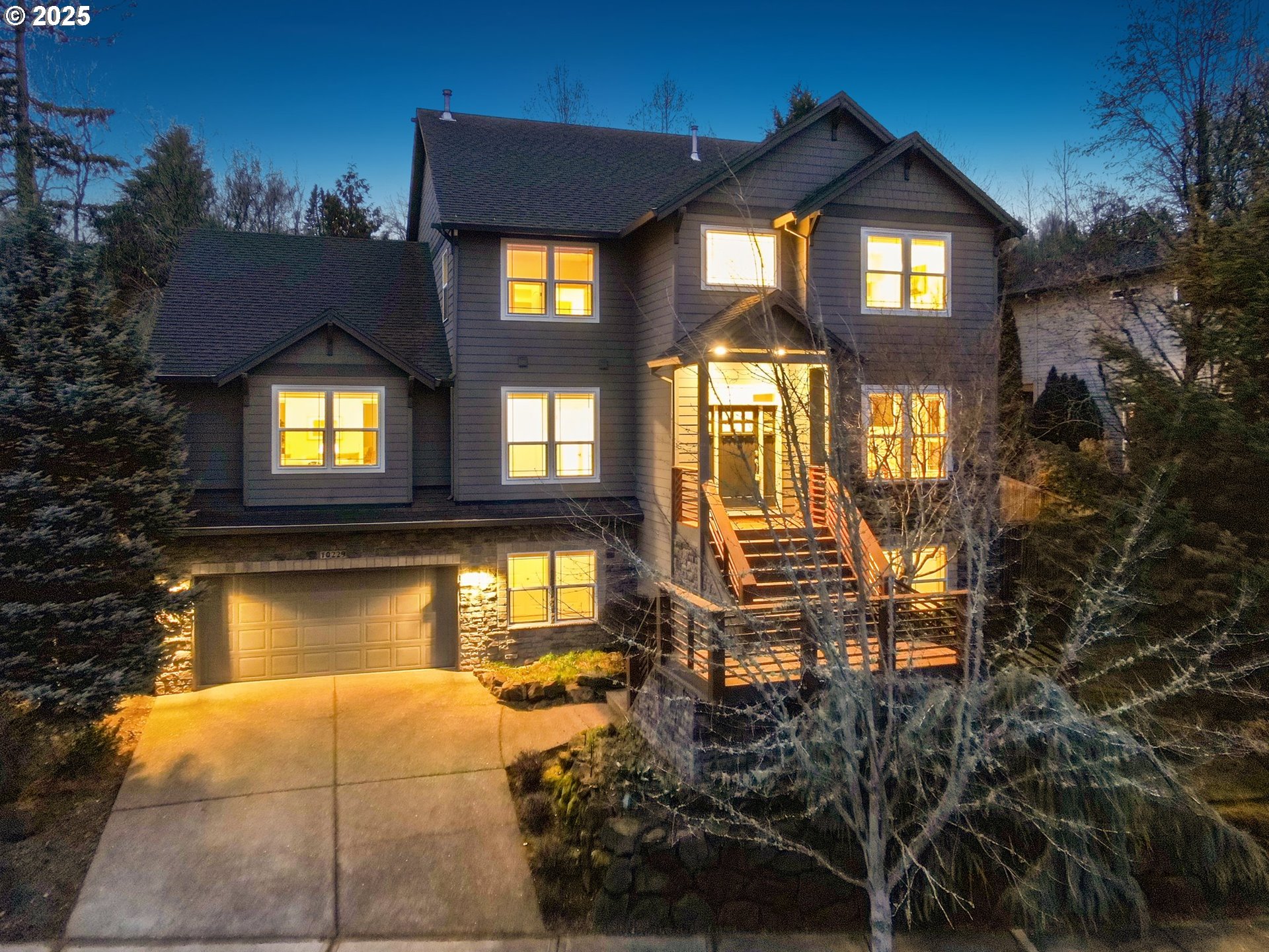 10229 NW SKYLINE HEIGHTS DR