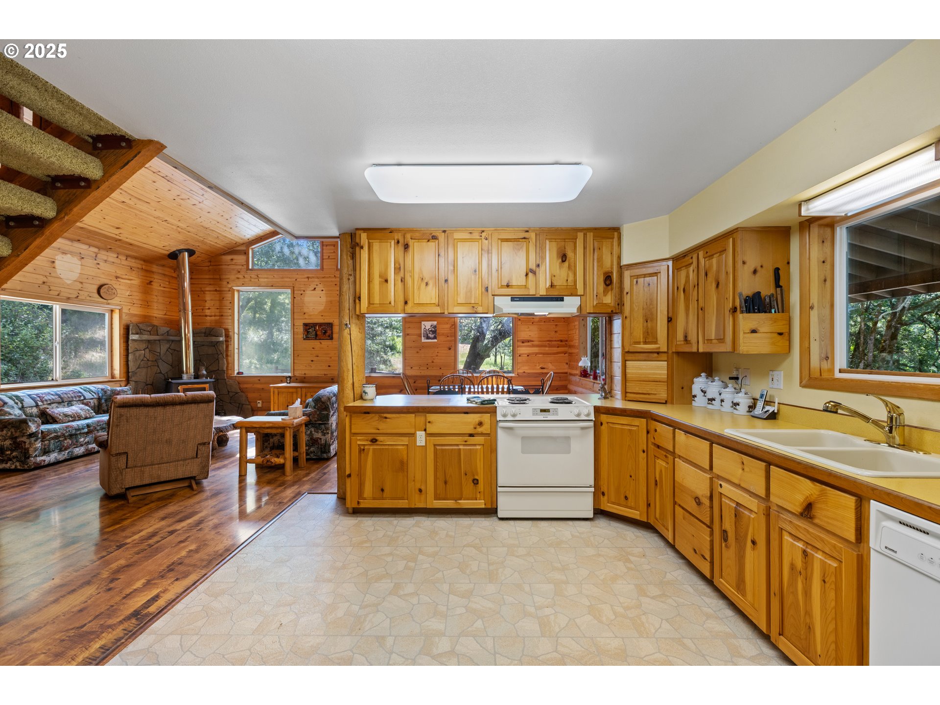 1470 E WILLIS CREEK RD