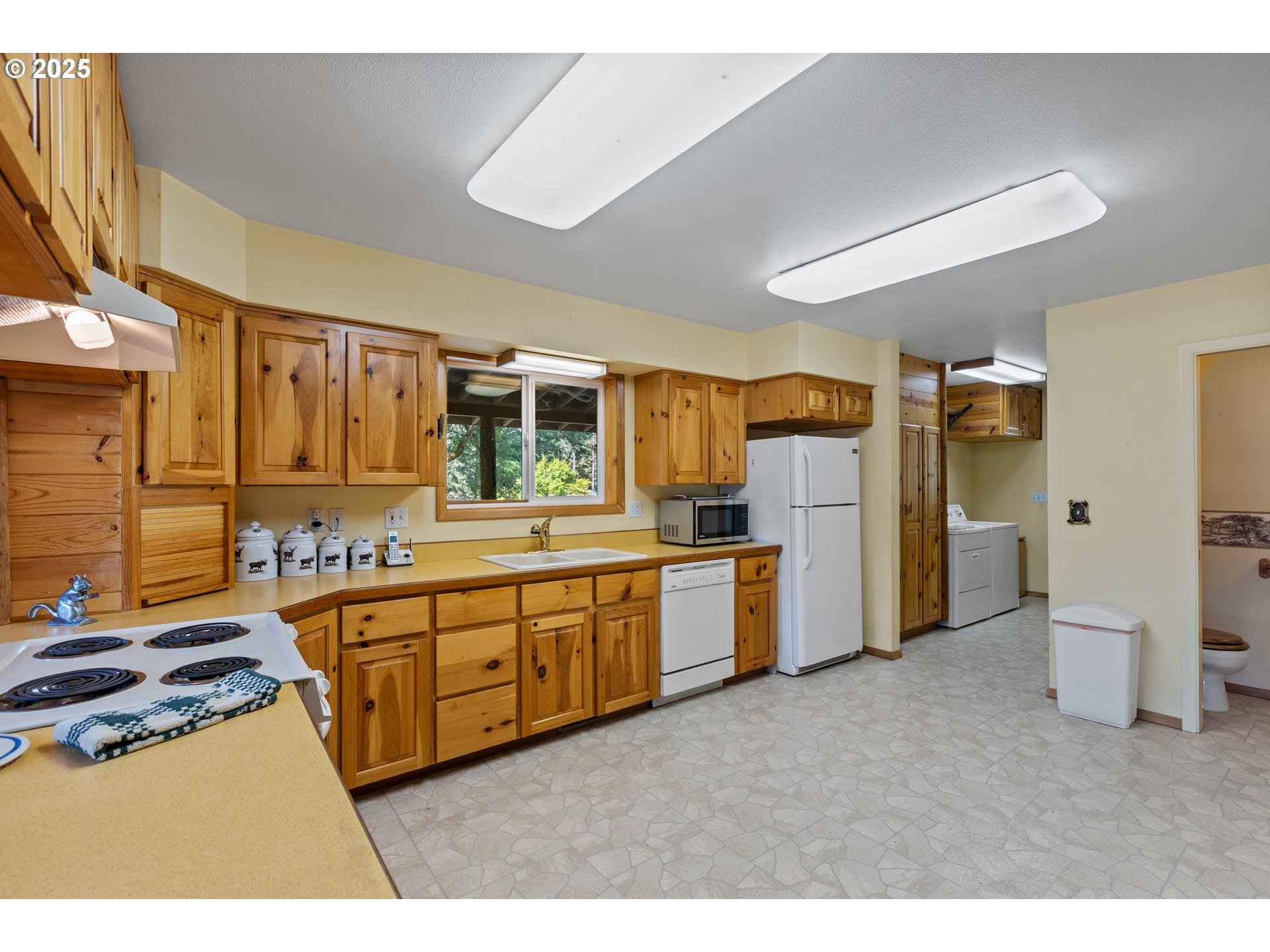 1470 E WILLIS CREEK RD