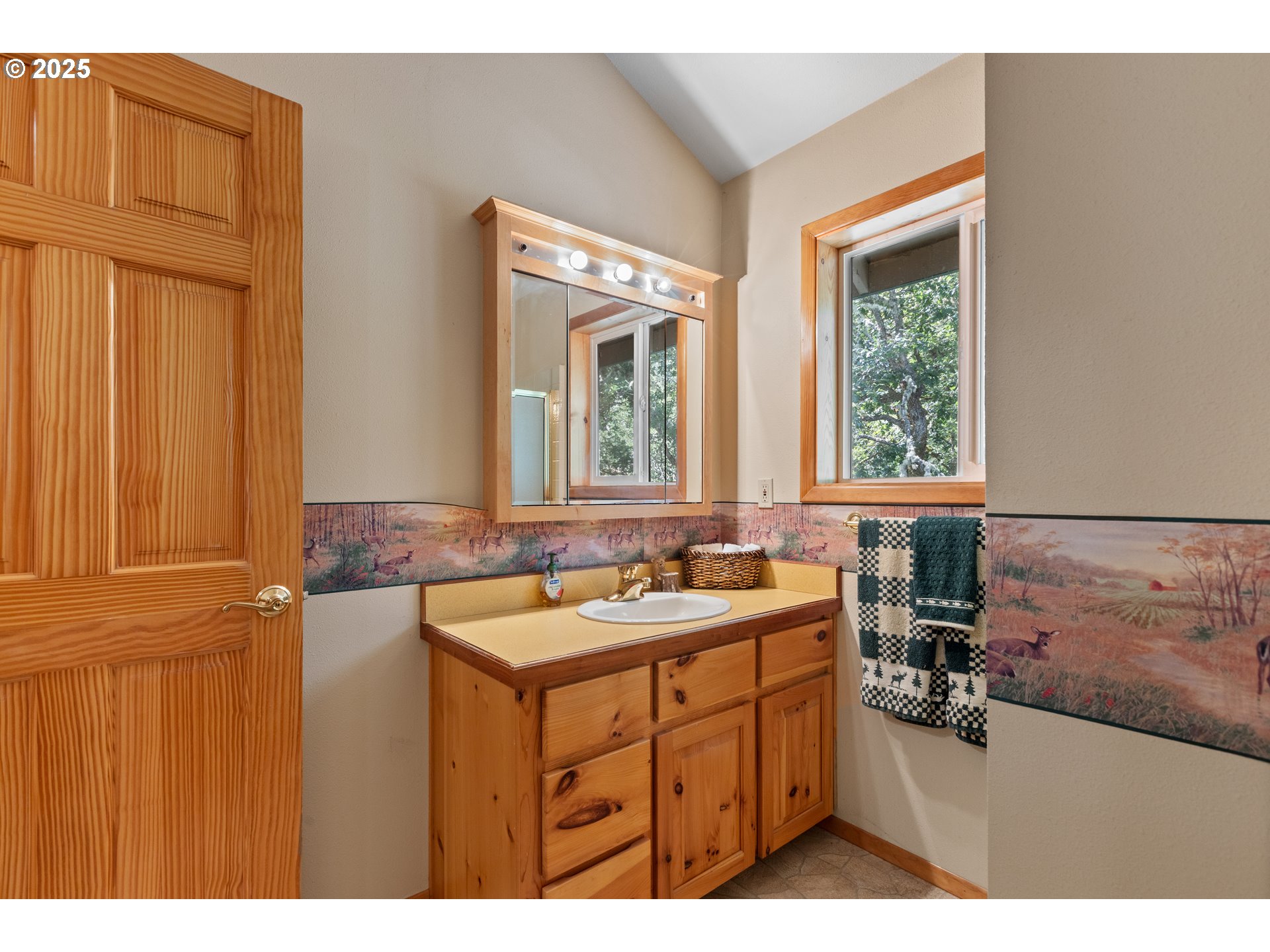 1470 E WILLIS CREEK RD