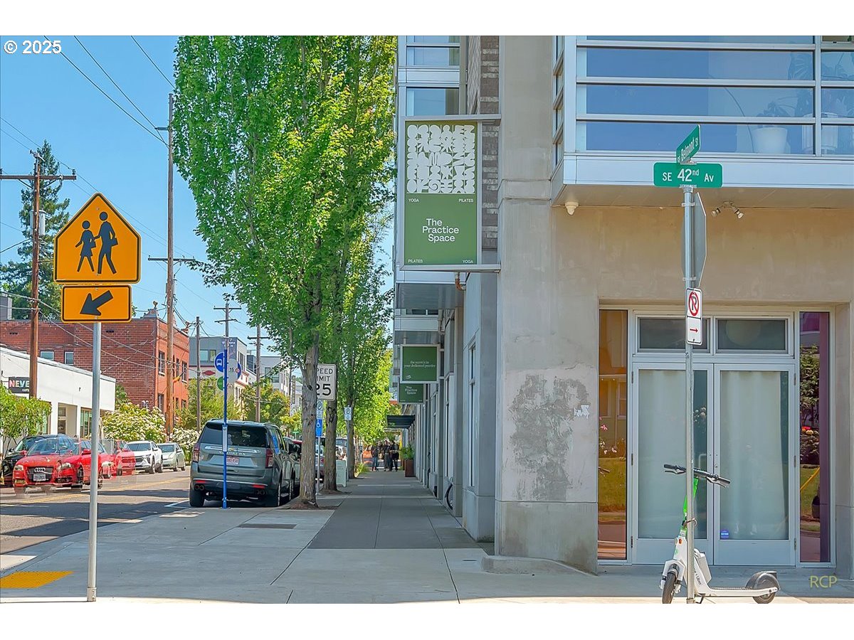 910 SE 42ND AVE 370