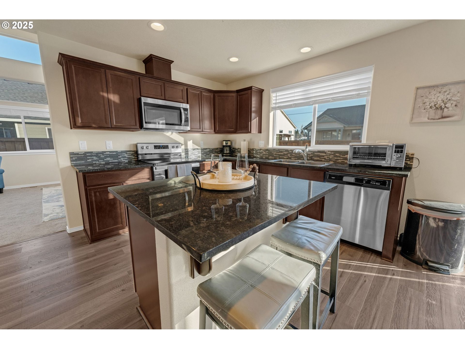 698 STEWART DR