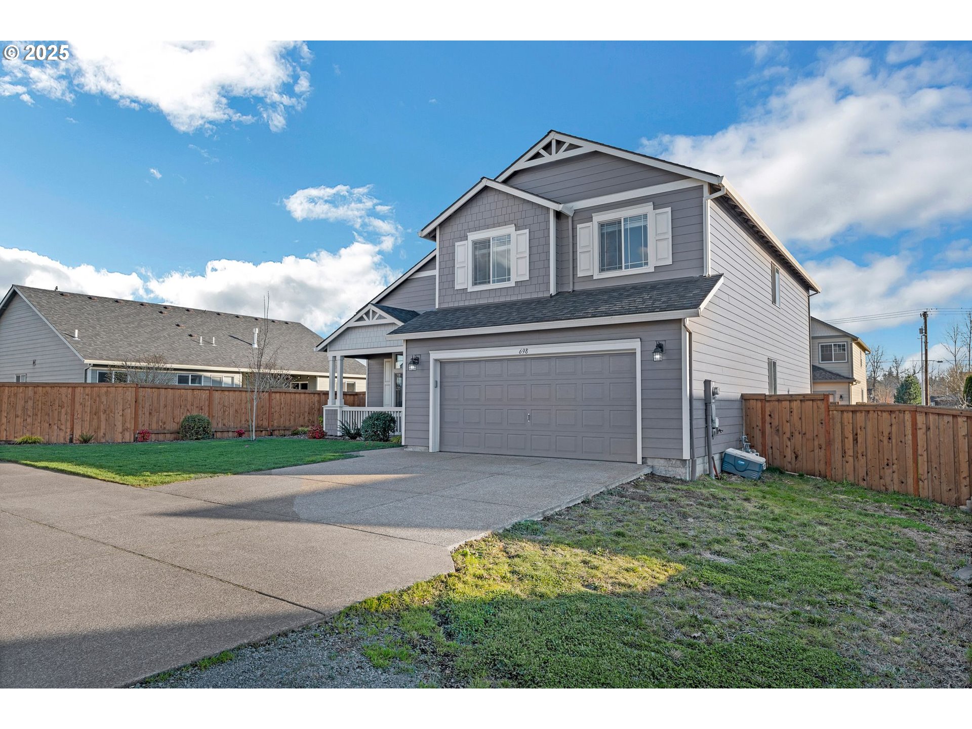 698 STEWART DR