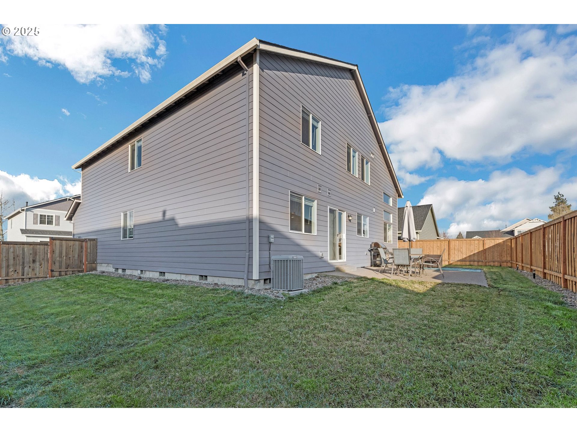 698 STEWART DR