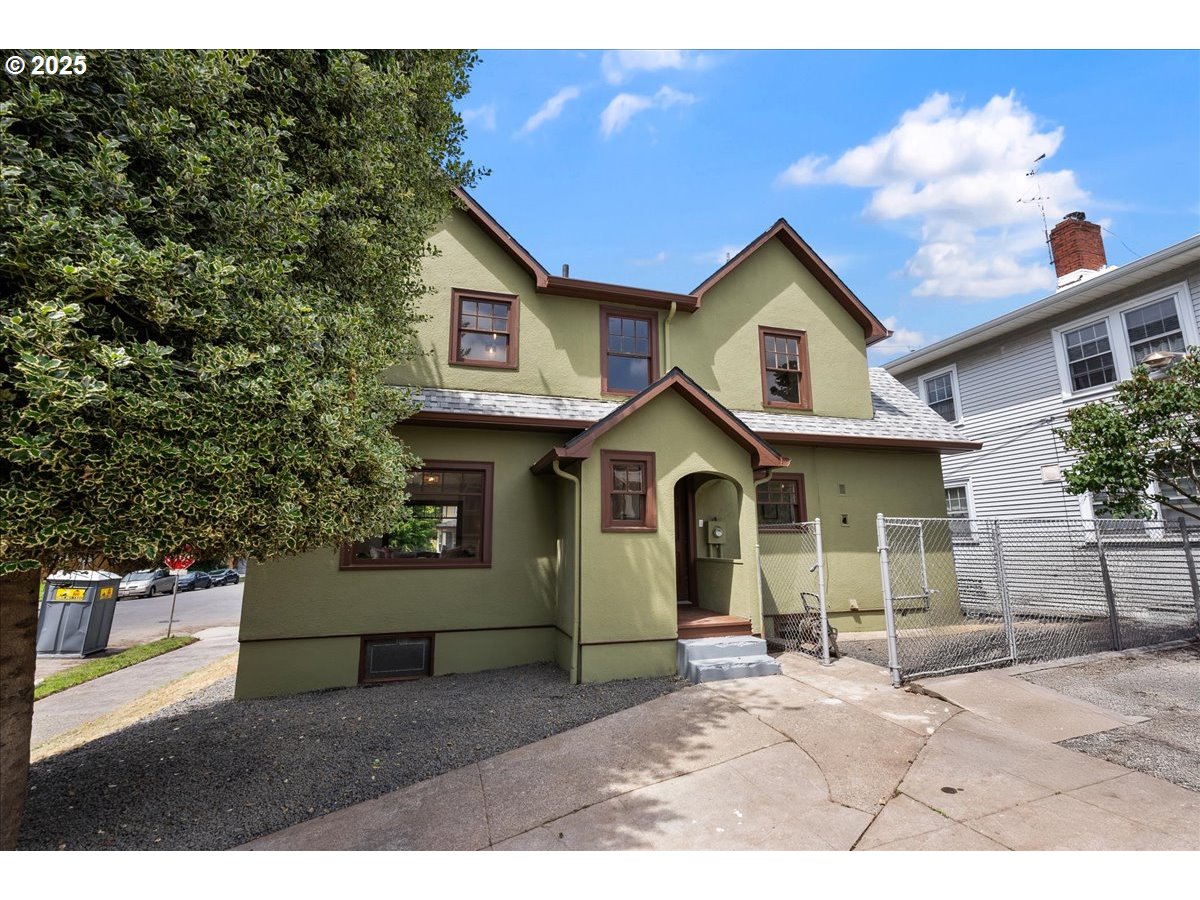 4004 N MONTANA AVE
