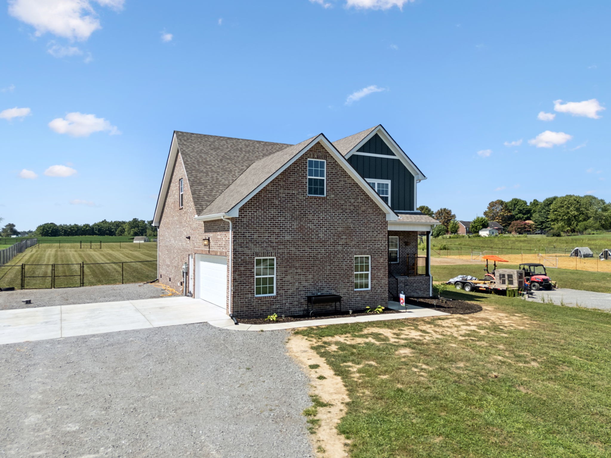 212 Pine Creek Dr