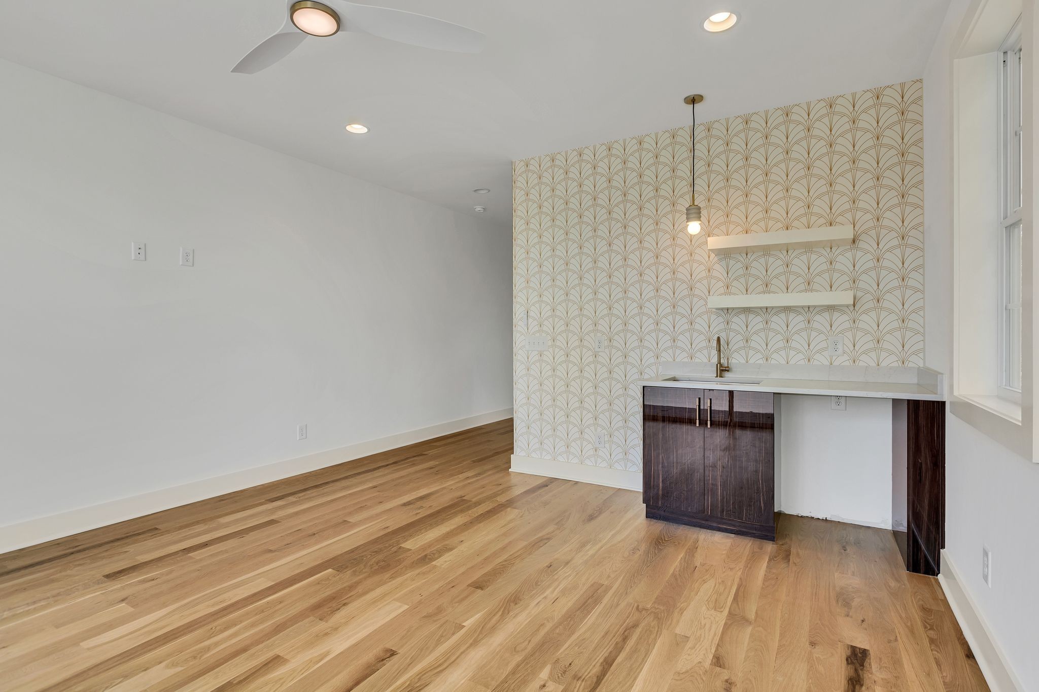 660B Vernon Ave