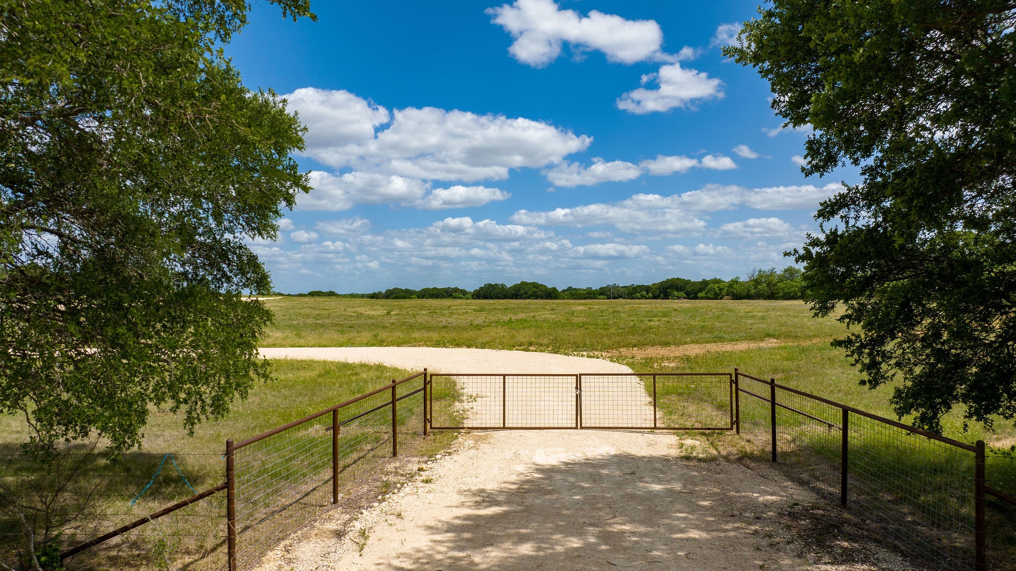 8526 N Fm 1744