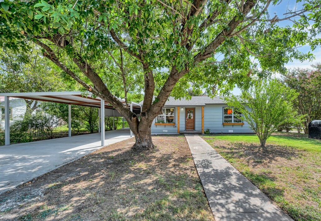 103 N Avenue P