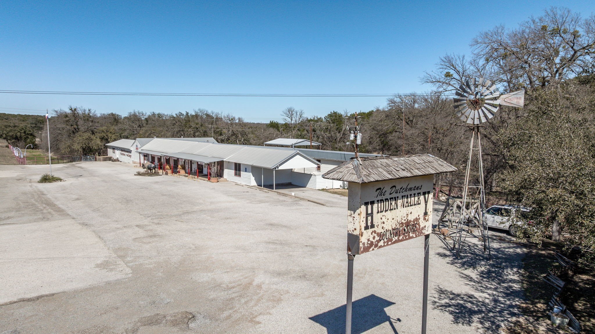 3408 N US Highway 281
