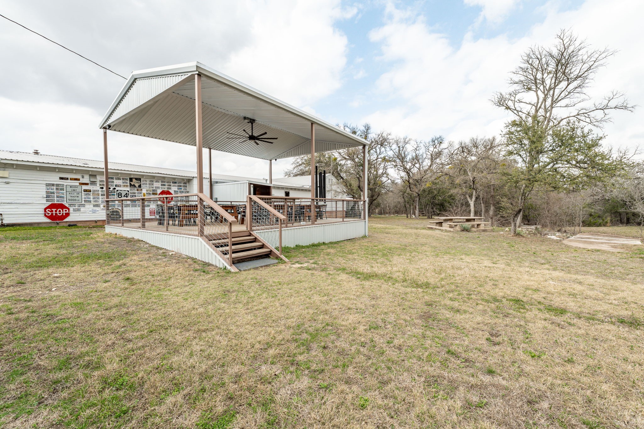 3408 N US Highway 281