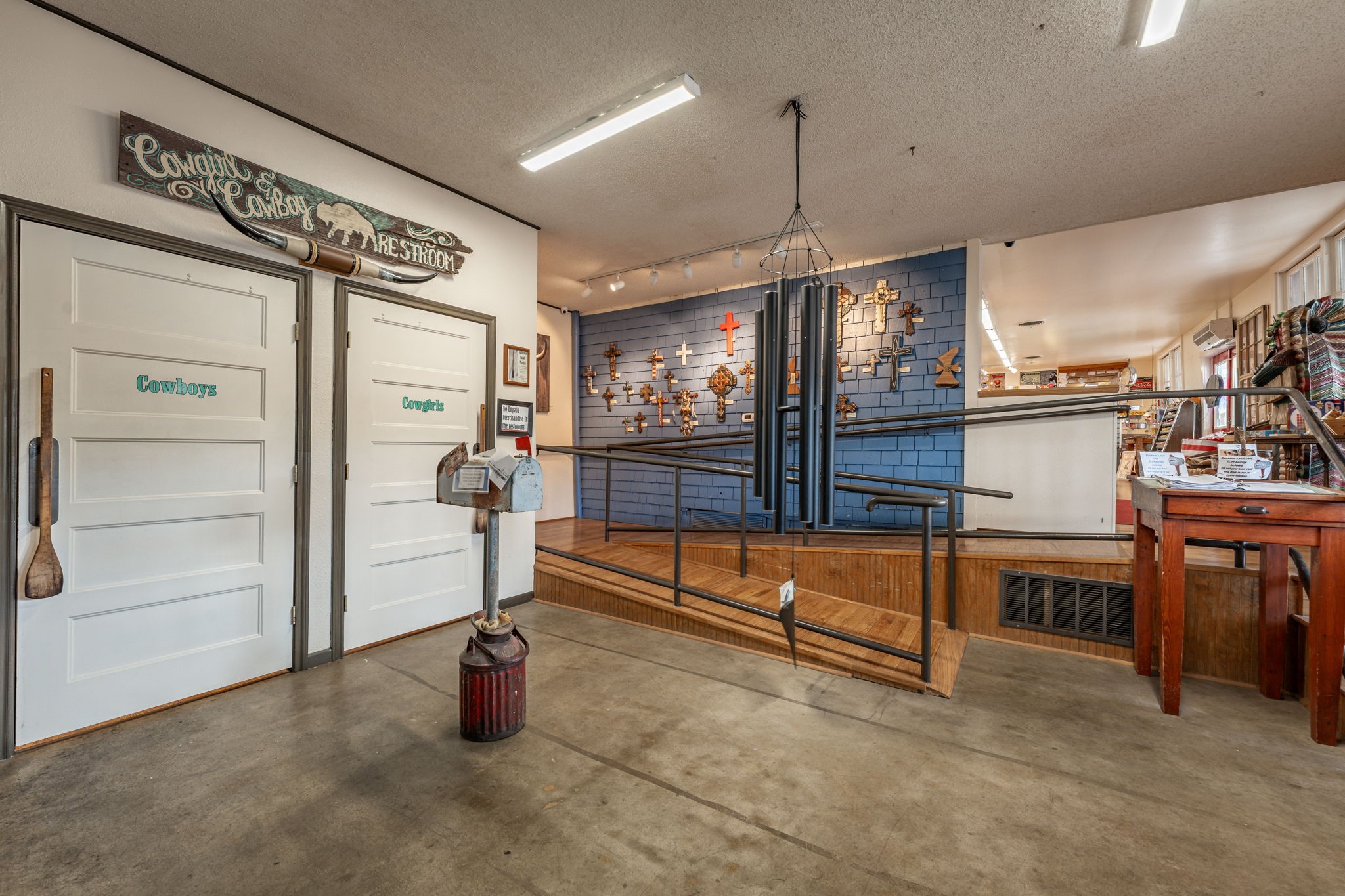 3408 N US Highway 281