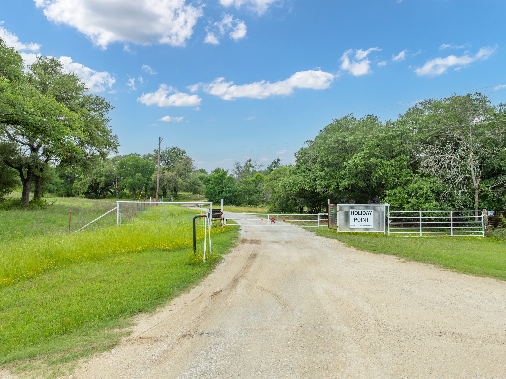 477 Private Road 1601