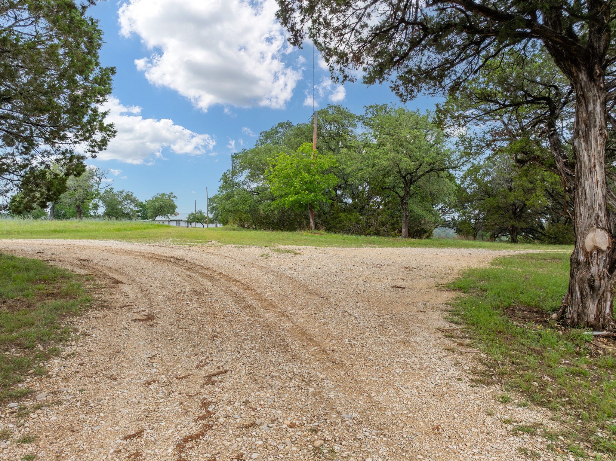 477 Private Road 1601