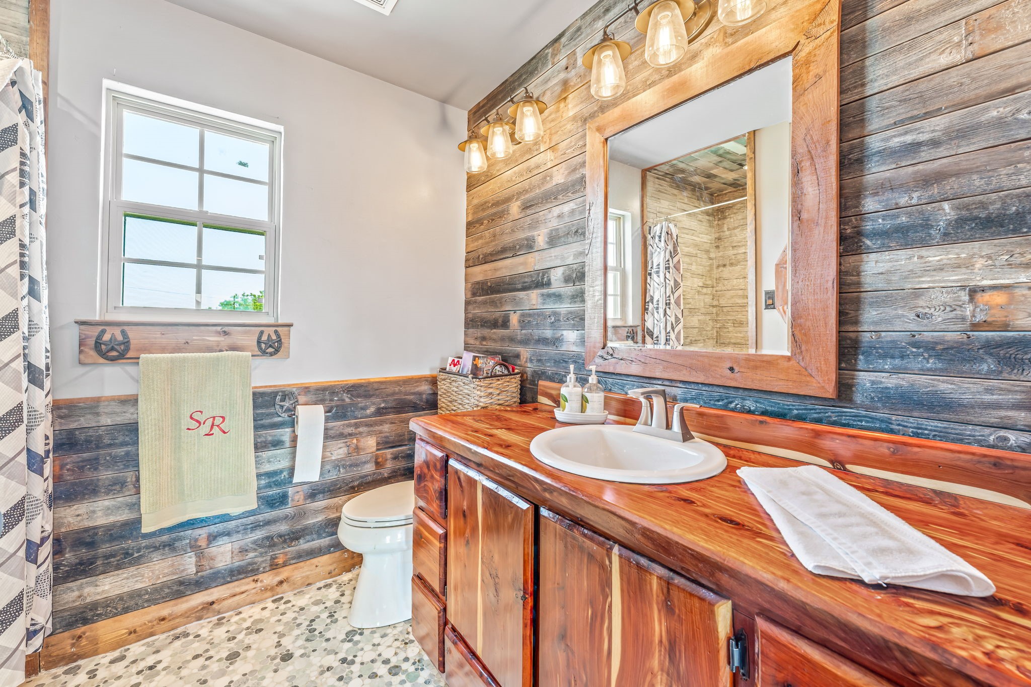 2440 County Road 243