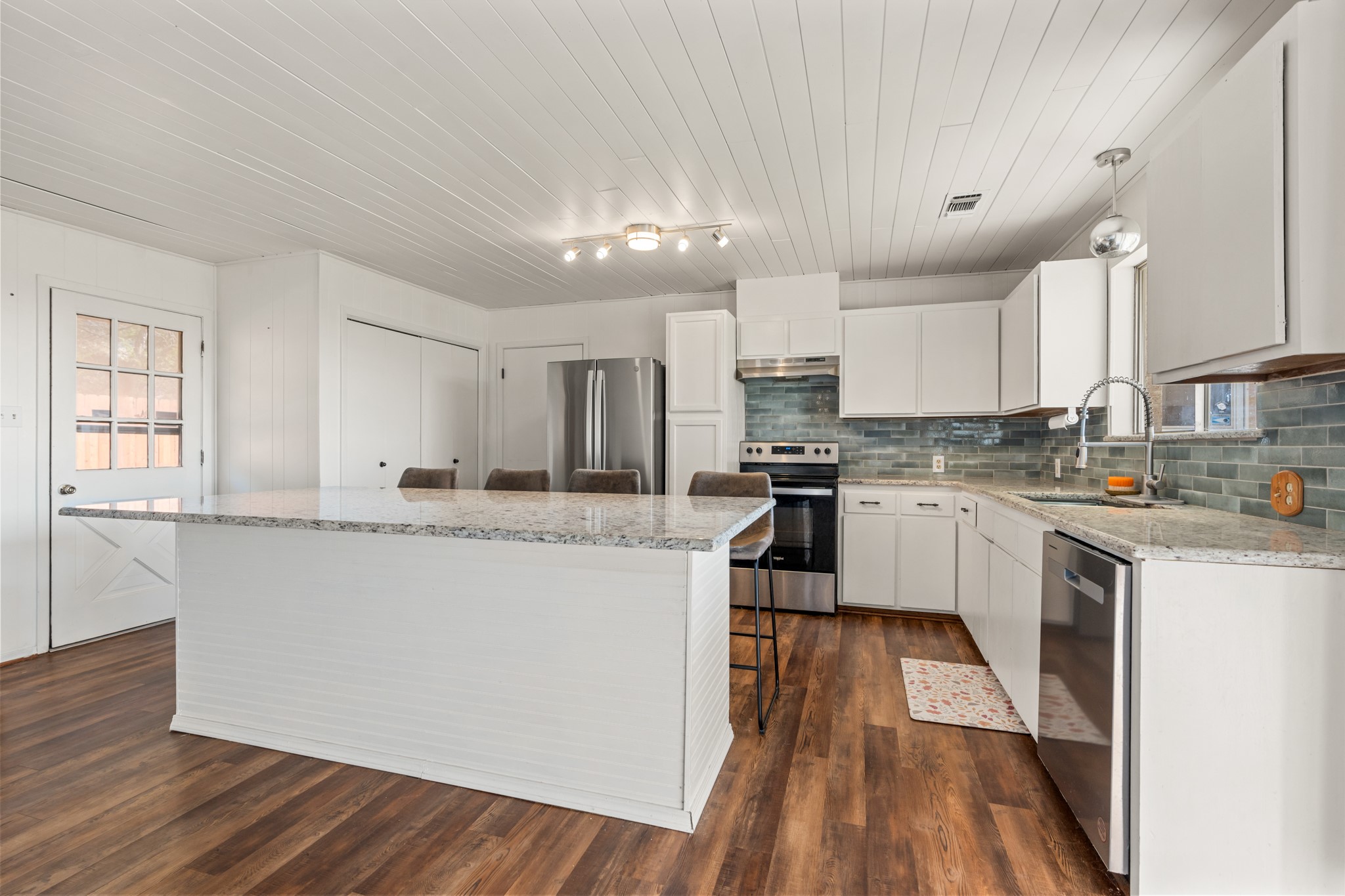 106 Bronstad Street