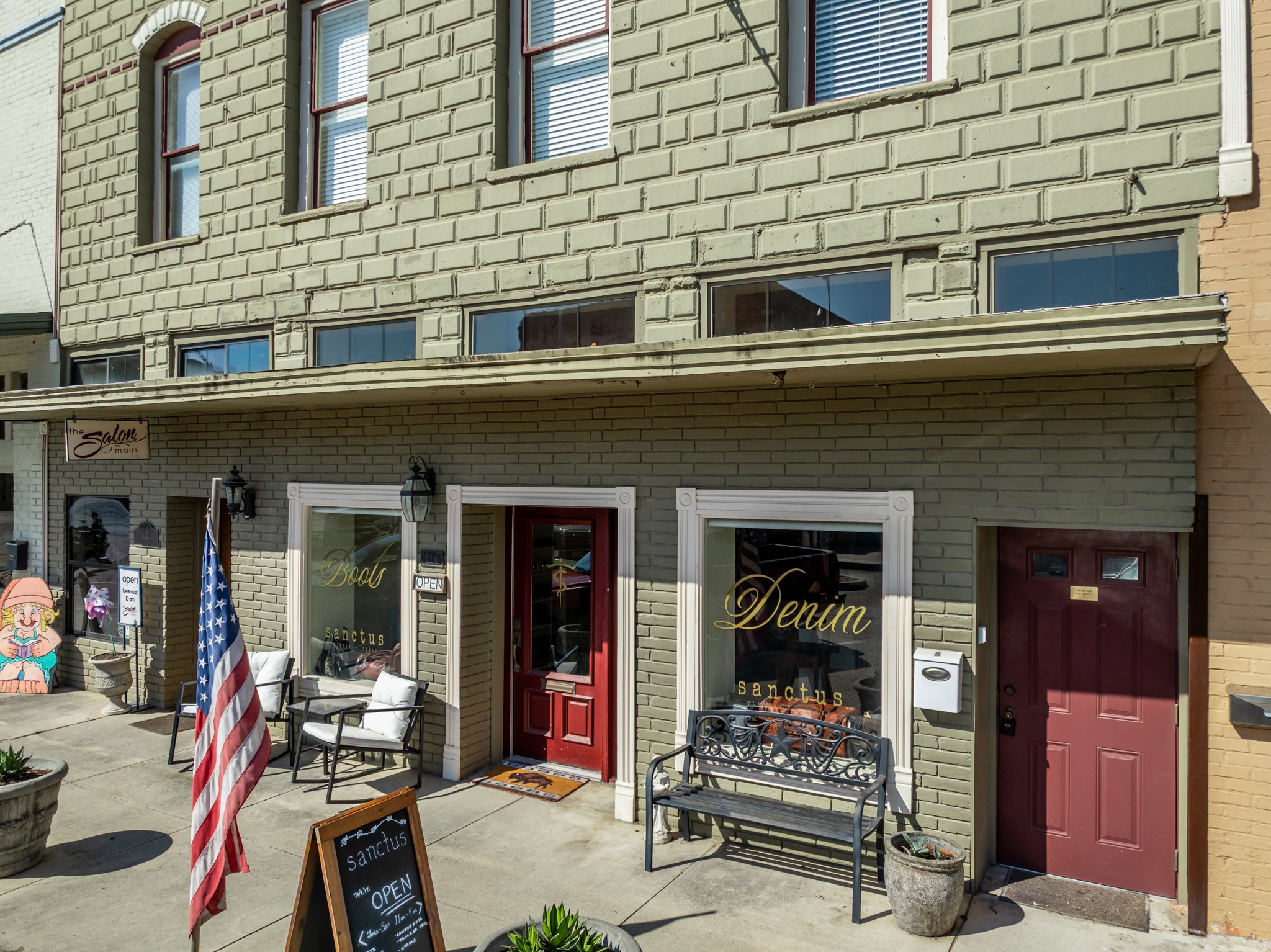 114 N Avenue D