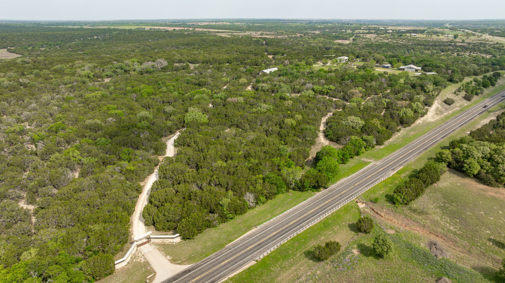 5905 N US Highway 281 (400)