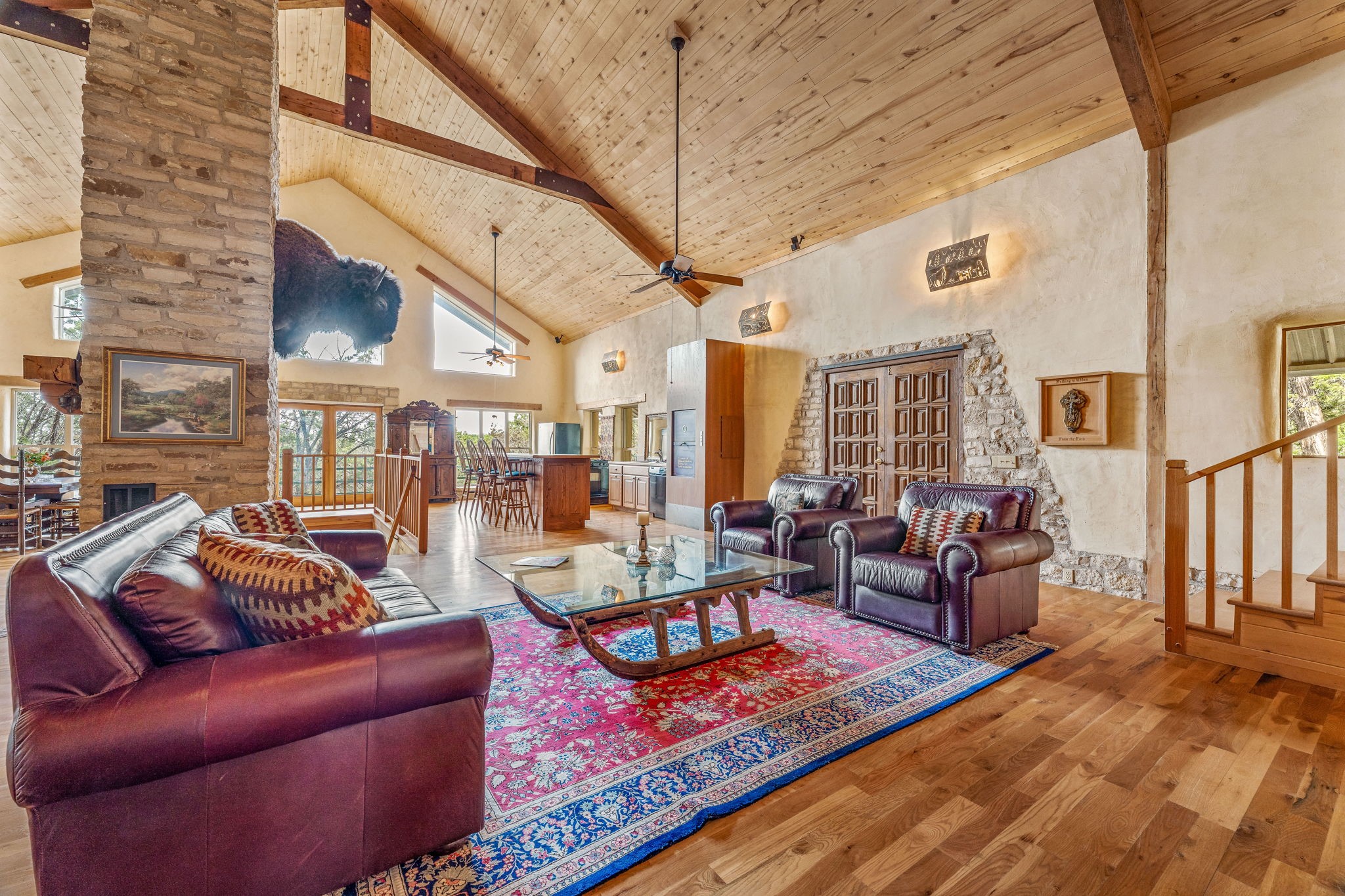 5905 N US Highway 281 (400)