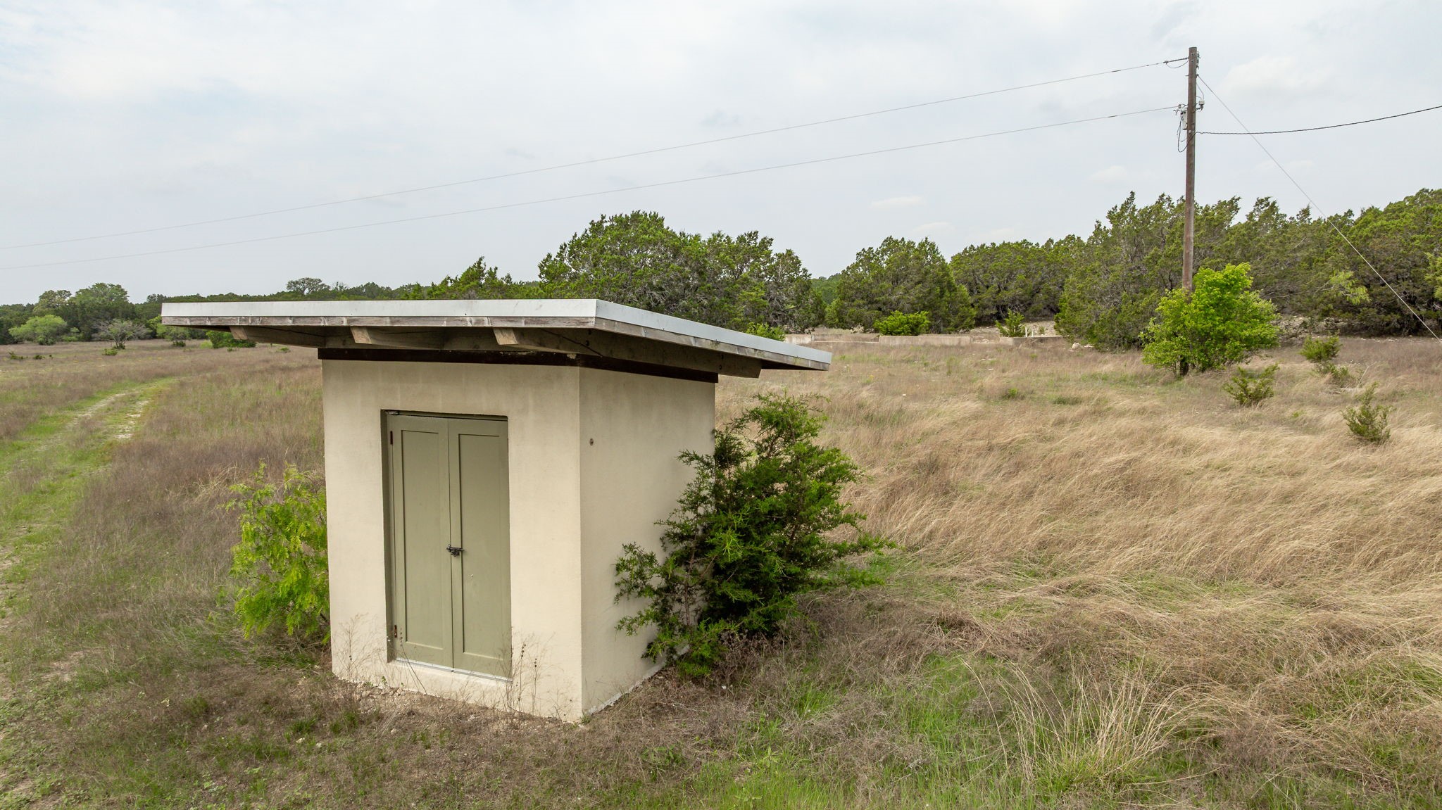 5905 N US Highway 281 (400)