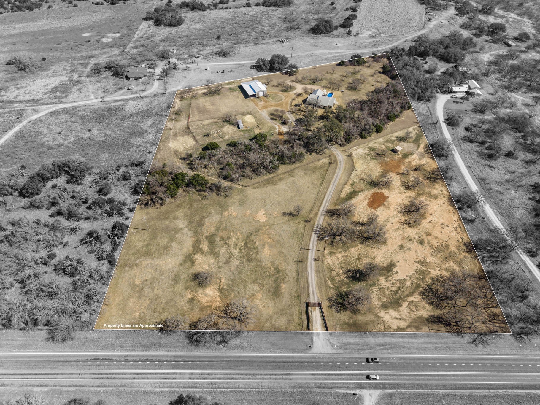 1592 N US Highway 281