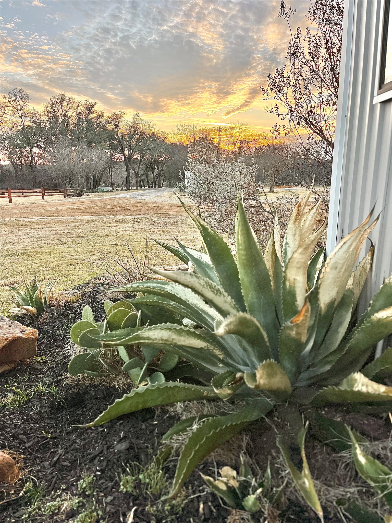 1592 N US Highway 281