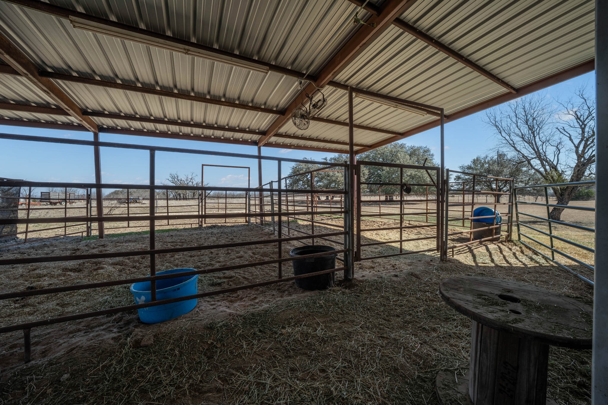 1592 N US Highway 281