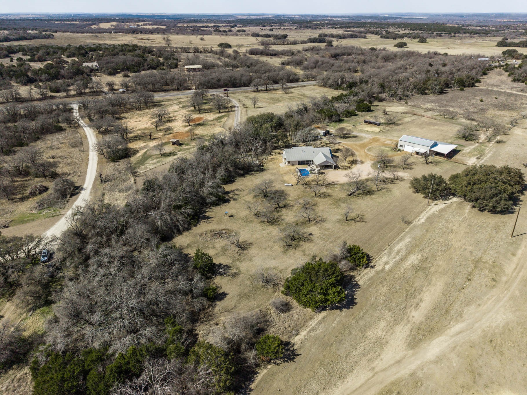 1592 N US Highway 281