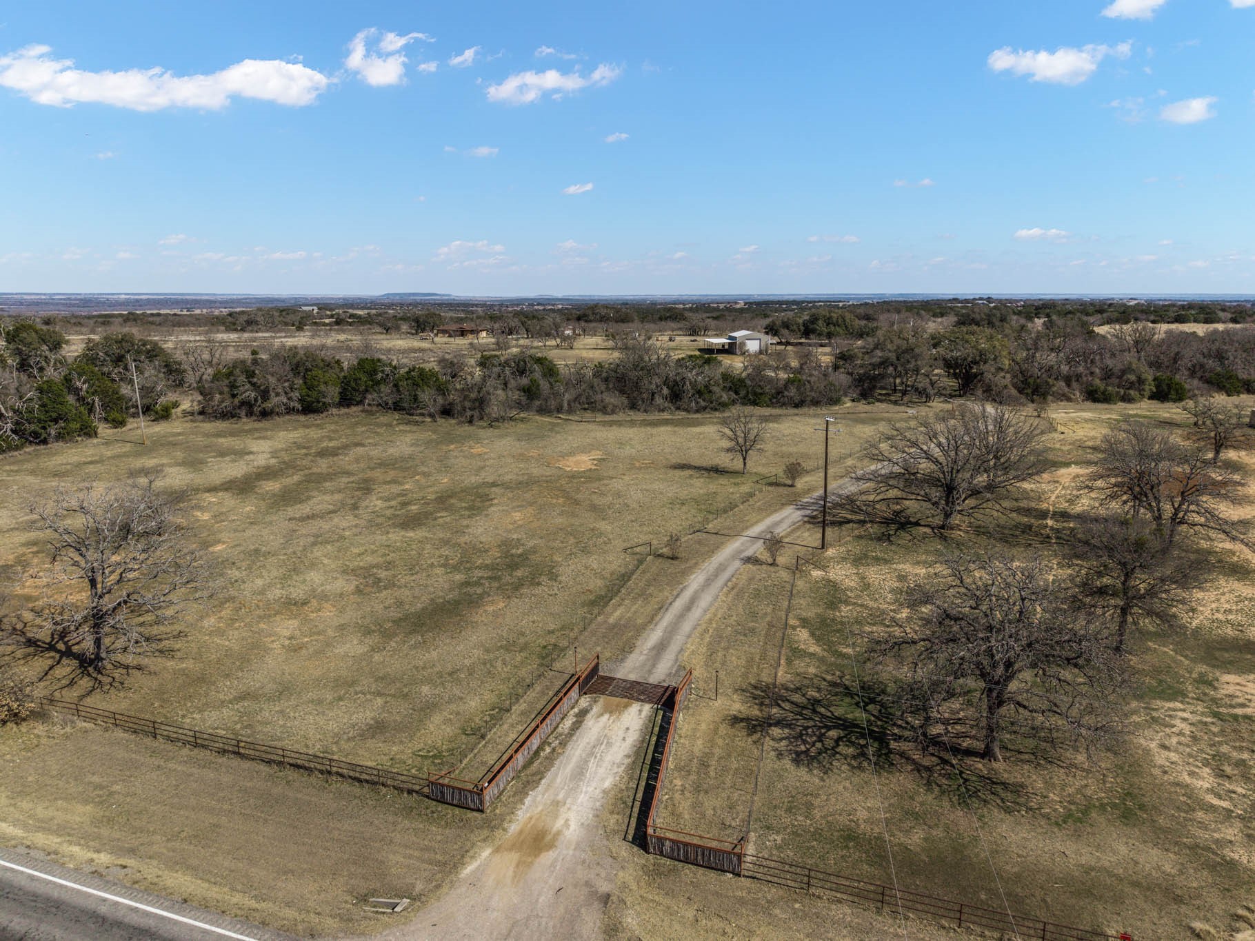 1592 N US Highway 281