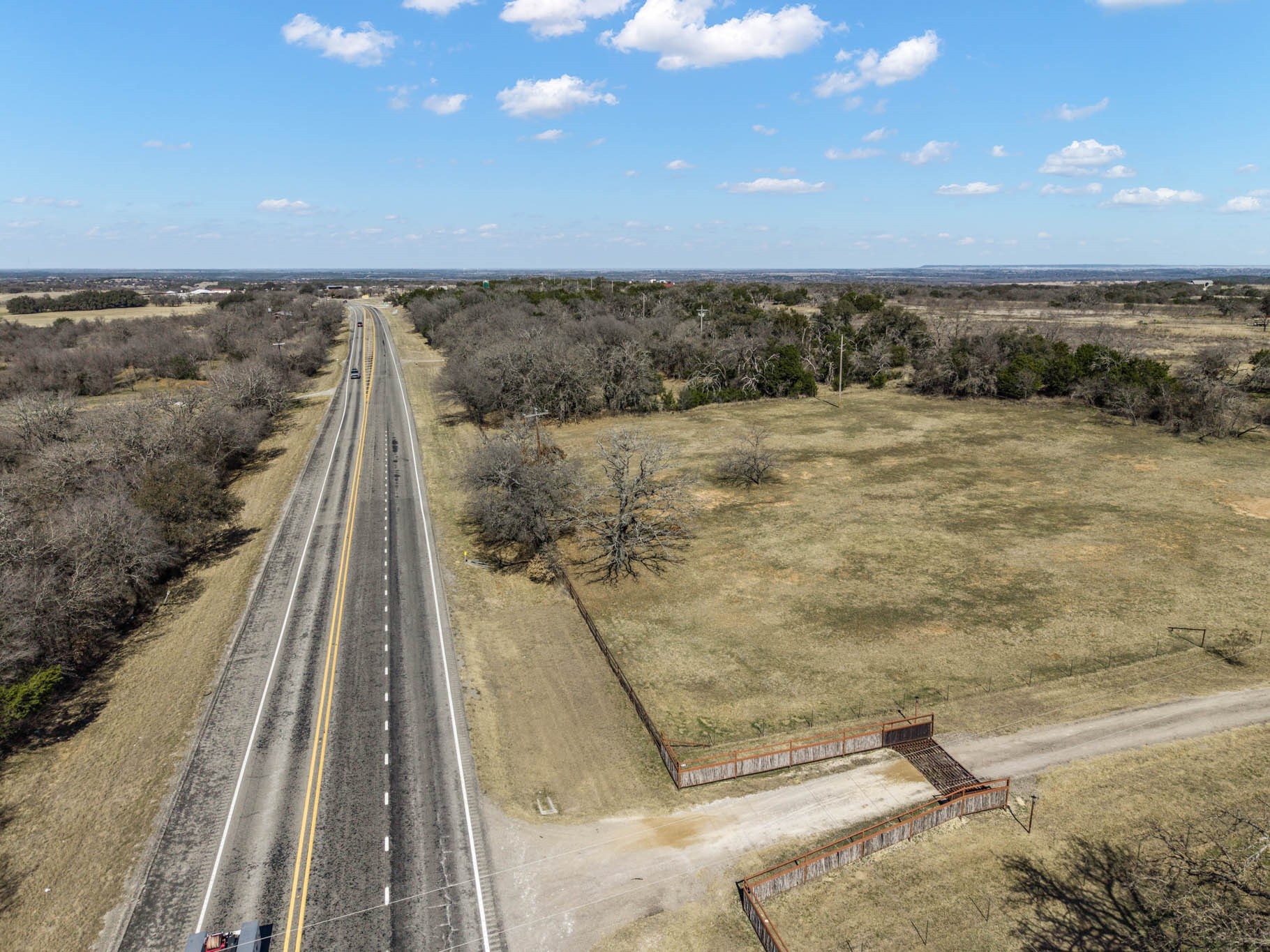 1592 N US Highway 281
