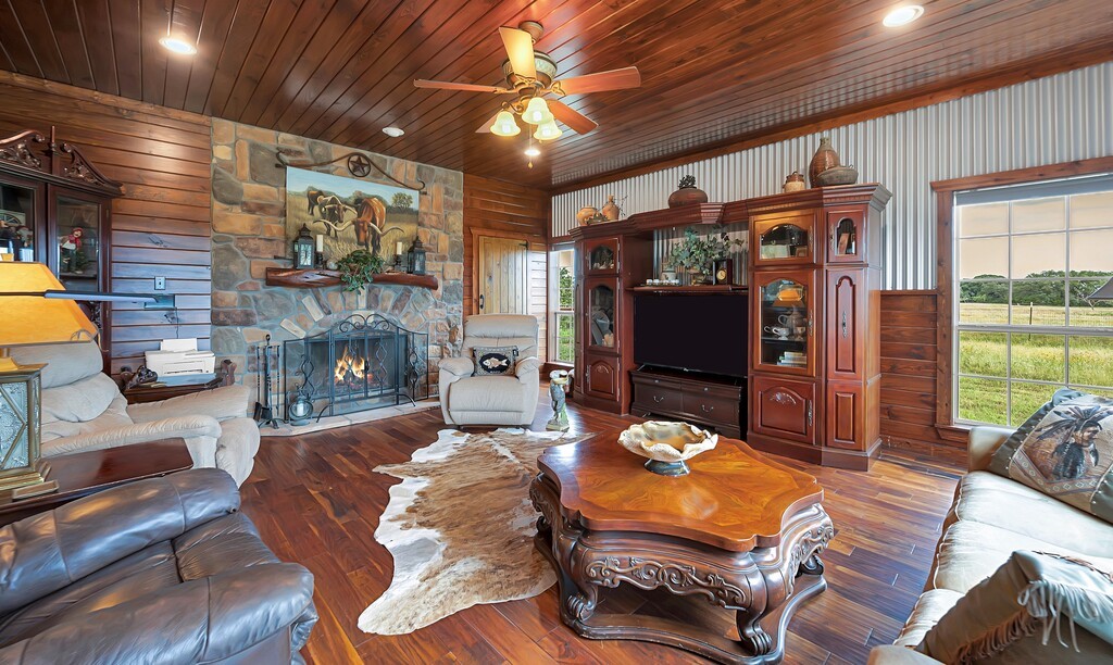 1642 County Road 234