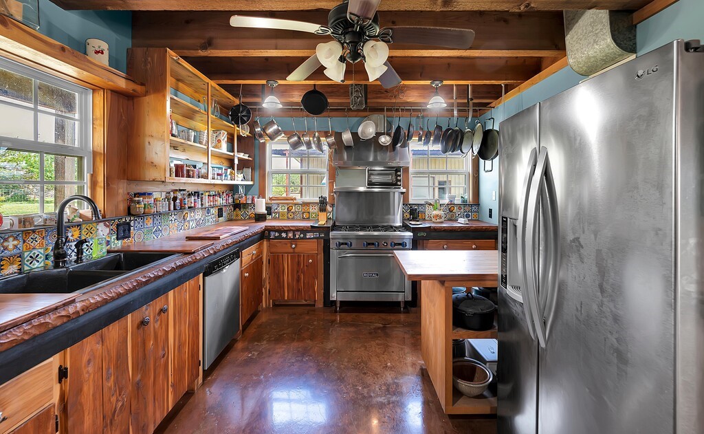 120 Private Road 2123