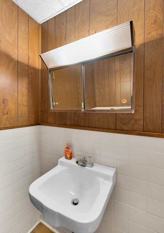 706 W 5th Street