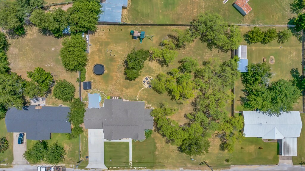 931 N Pecan Street