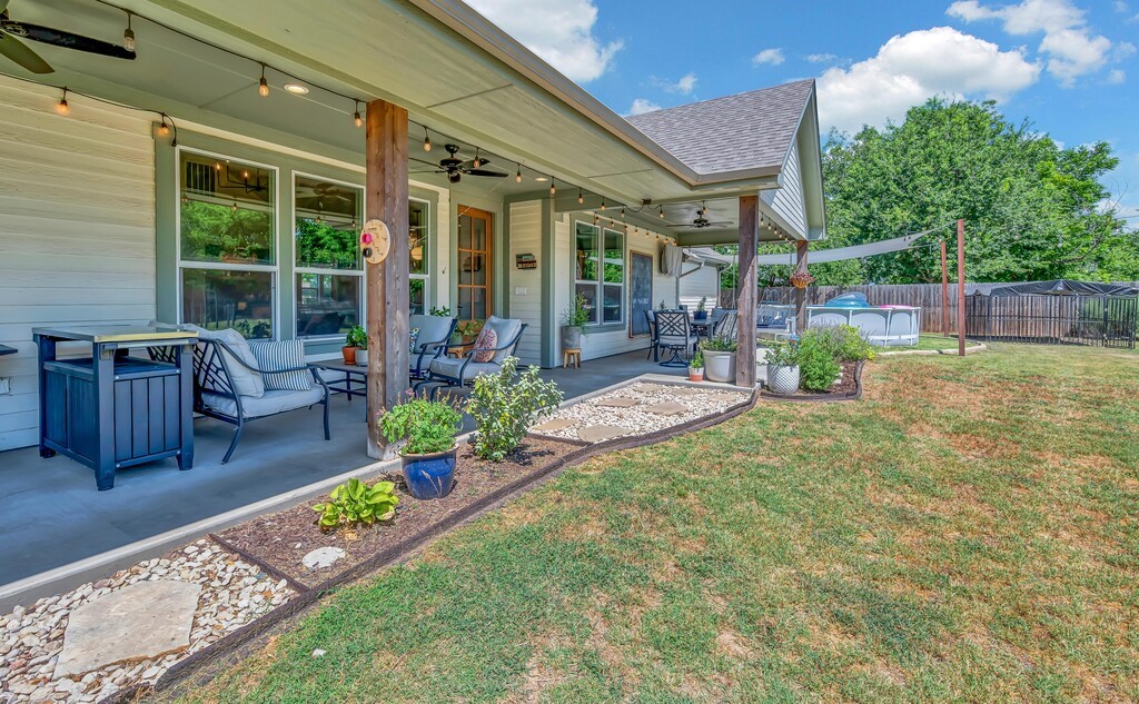 931 N Pecan Street