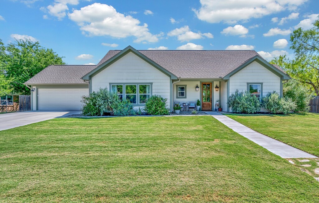 931 N Pecan Street