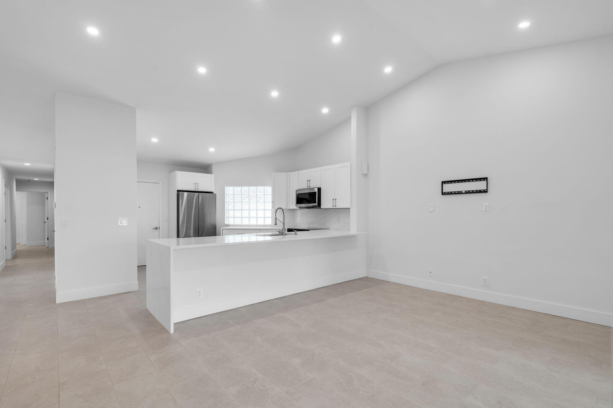 6171 Floral Lakes Drive