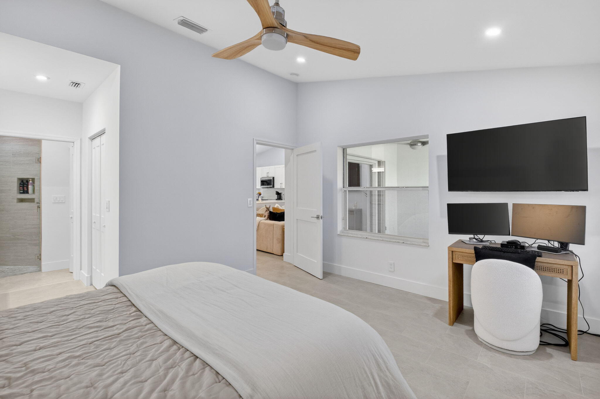 6171 Floral Lakes Drive