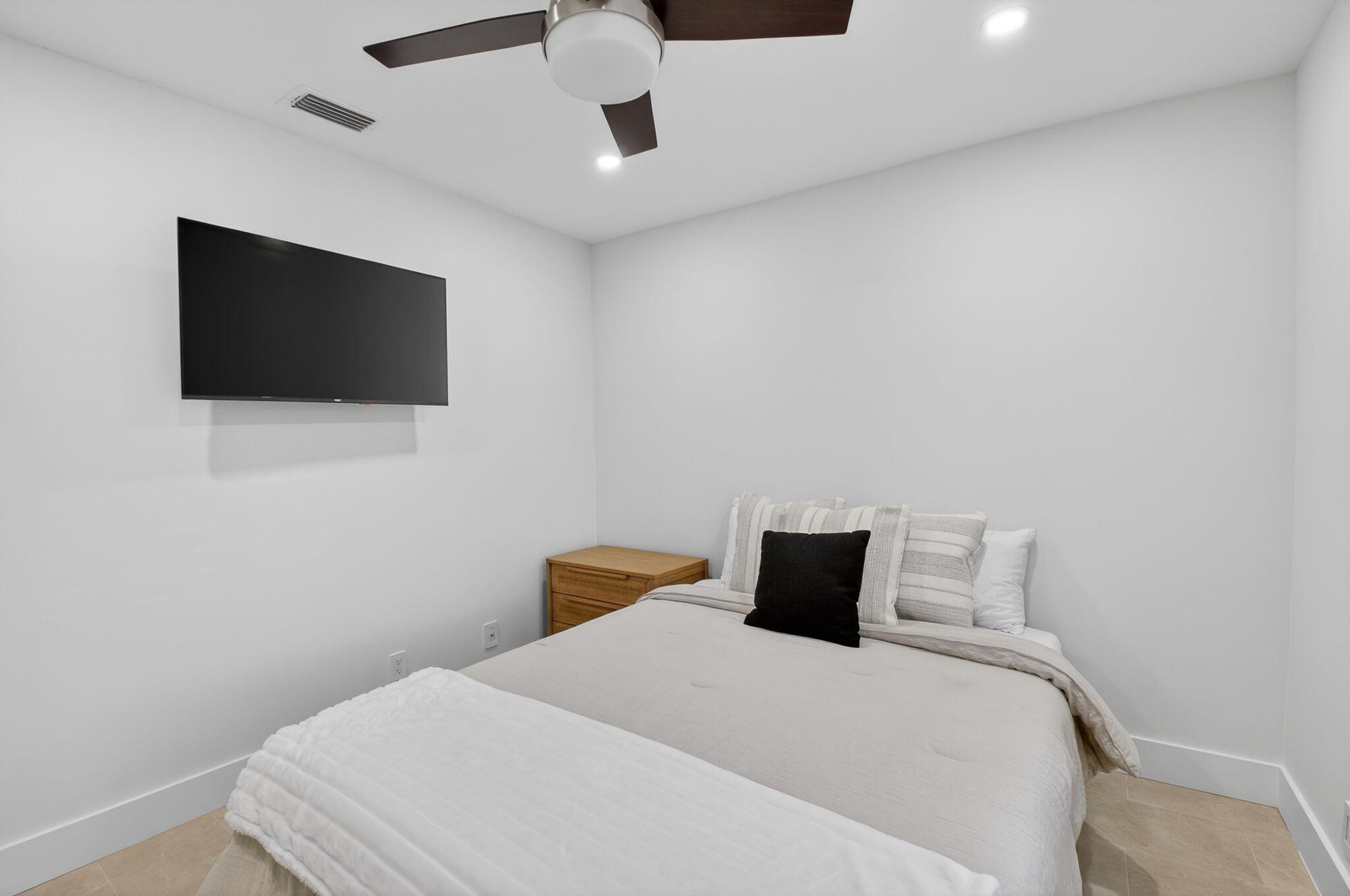 6171 Floral Lakes Drive