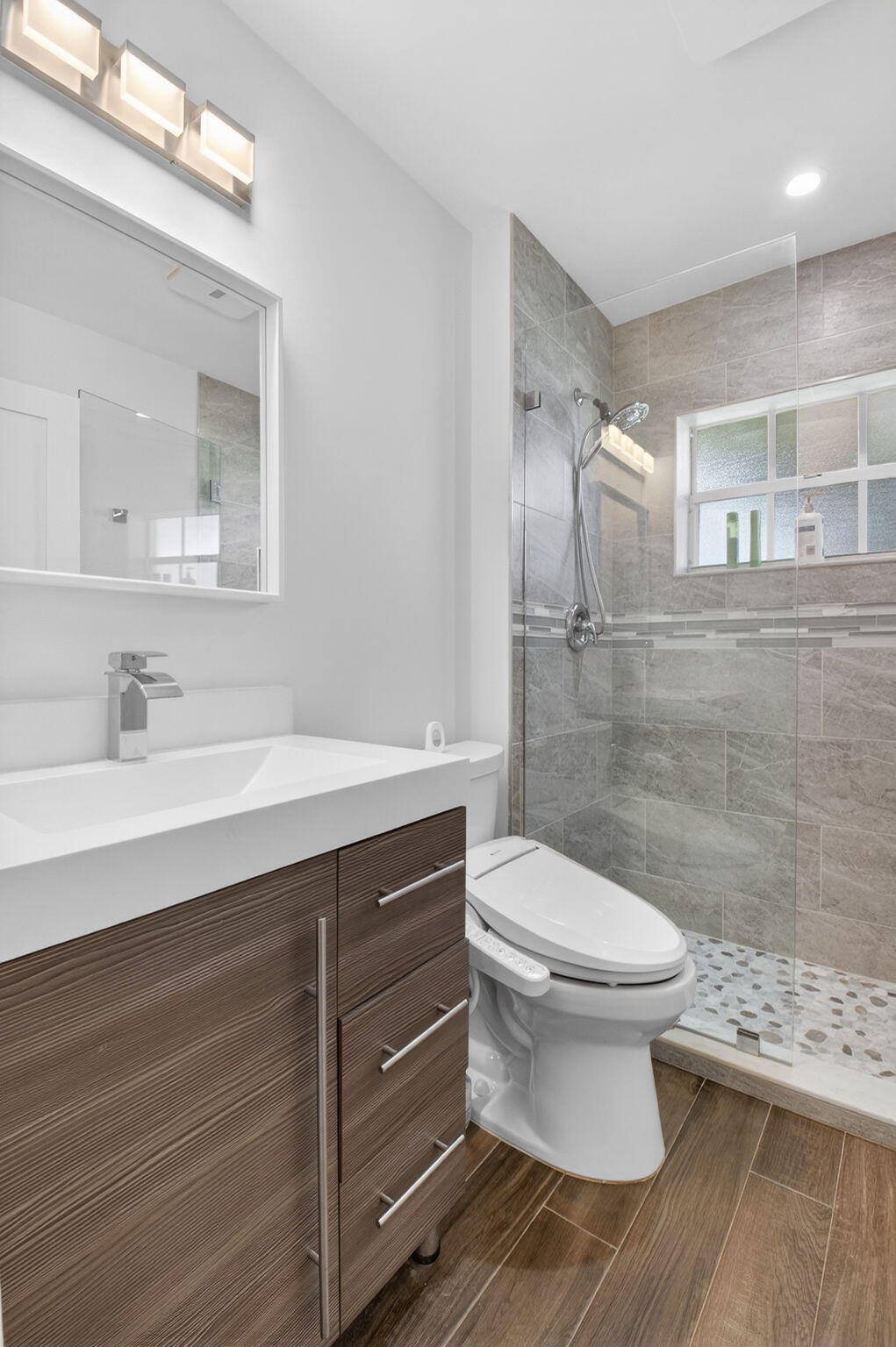 6171 Floral Lakes Drive