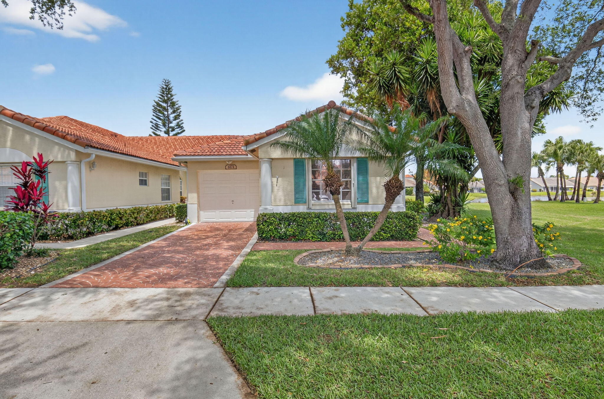 6171 Floral Lakes Drive