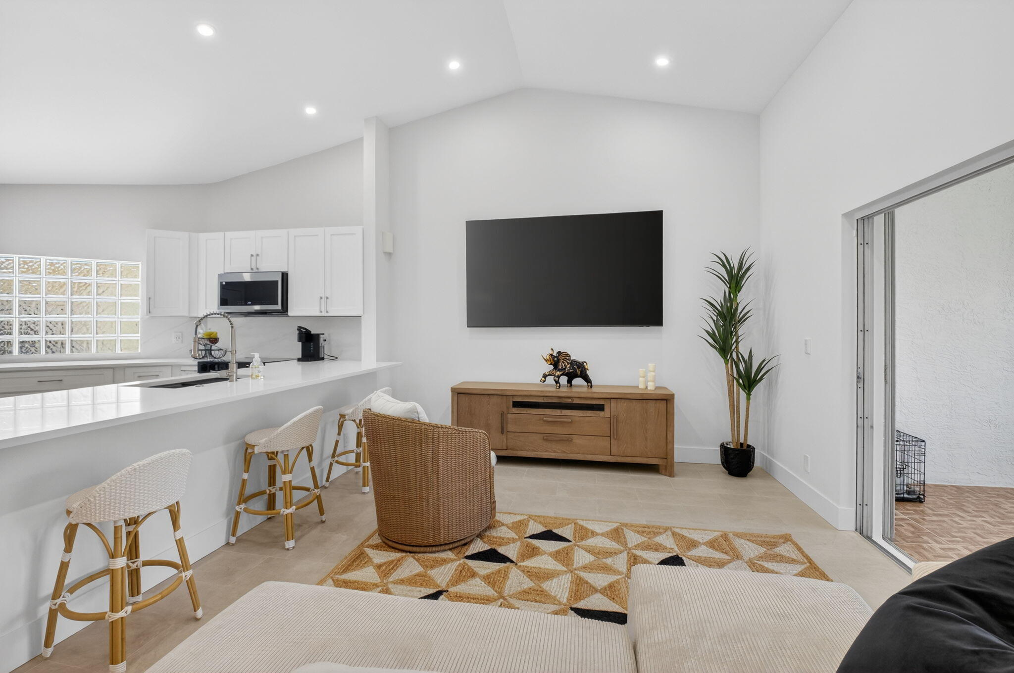 6171 Floral Lakes Drive