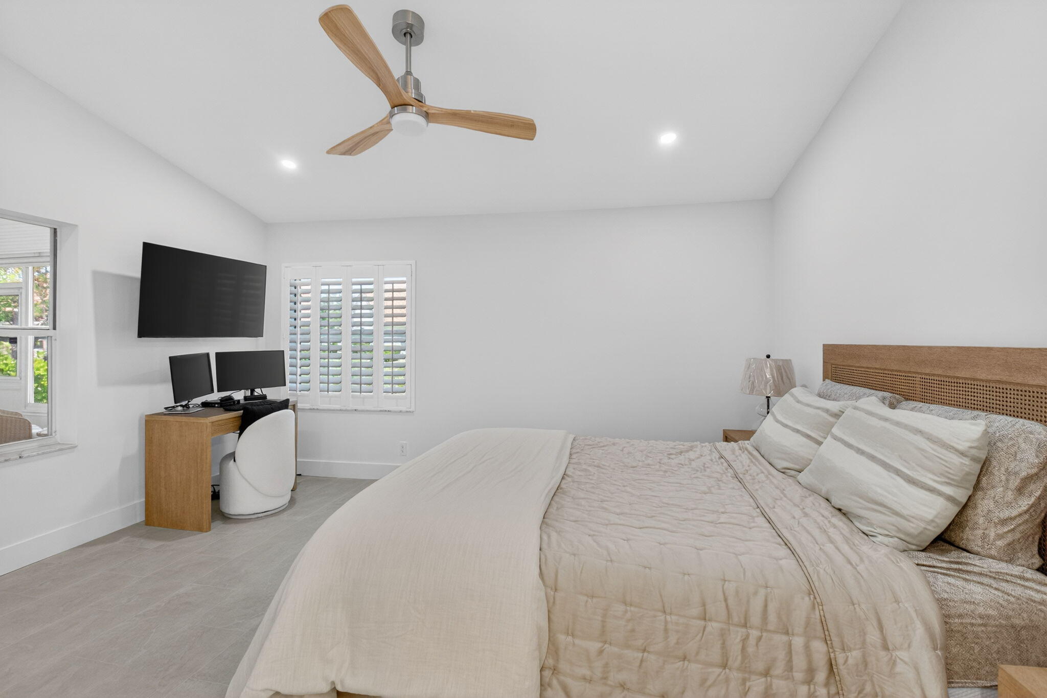 6171 Floral Lakes Drive