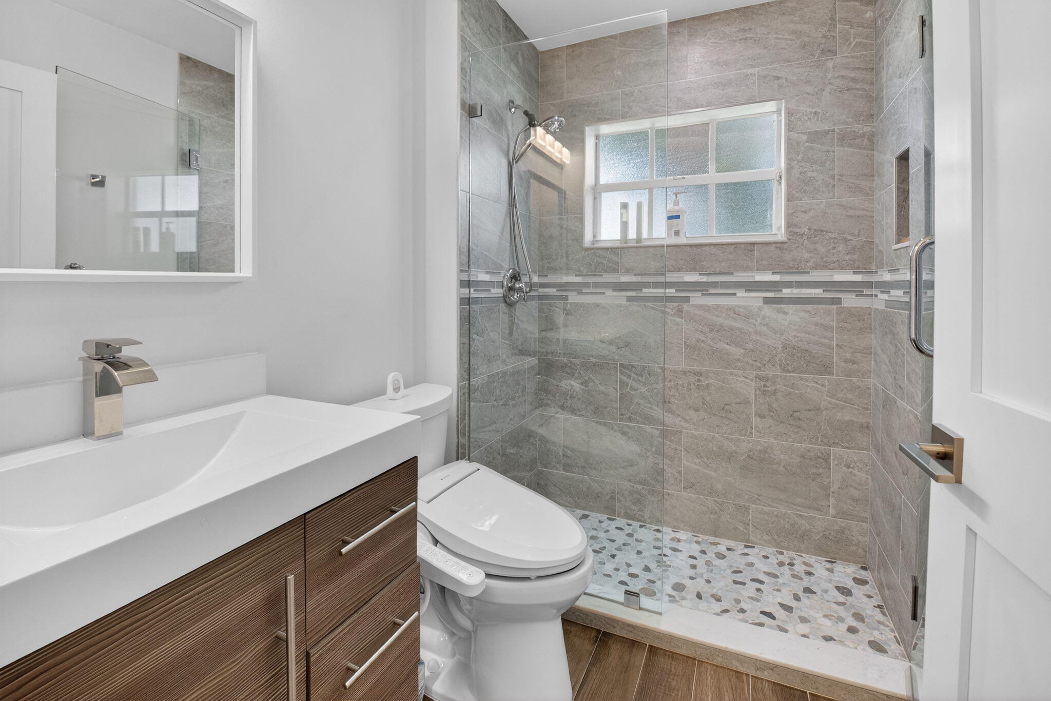 6171 Floral Lakes Drive