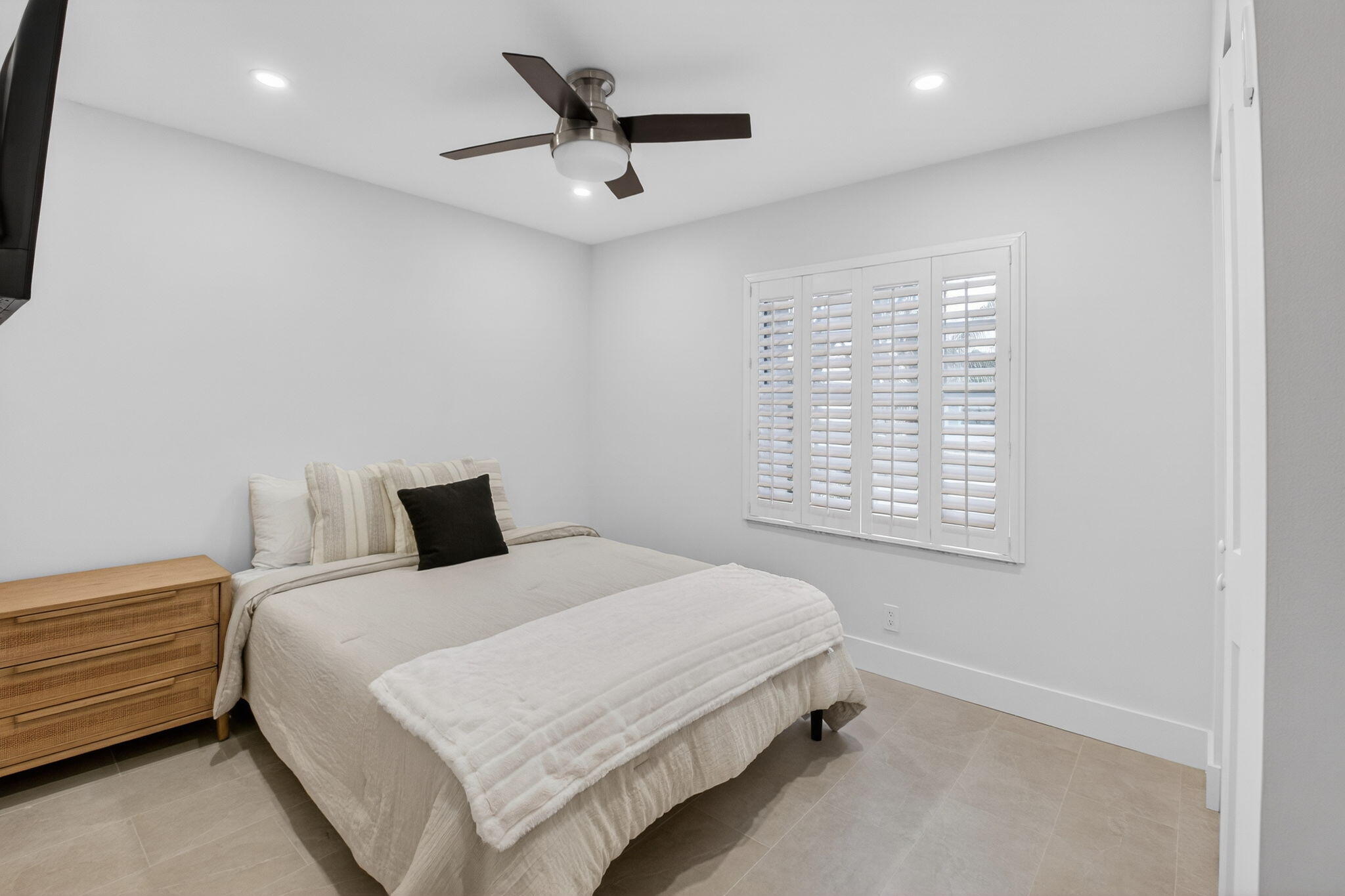 6171 Floral Lakes Drive